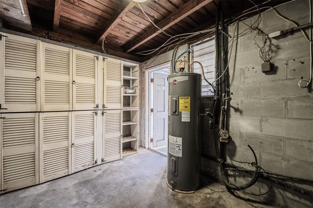 Image 29 of property listing at 510 CAROLYN DRIVE, Lakeland, FL 33803