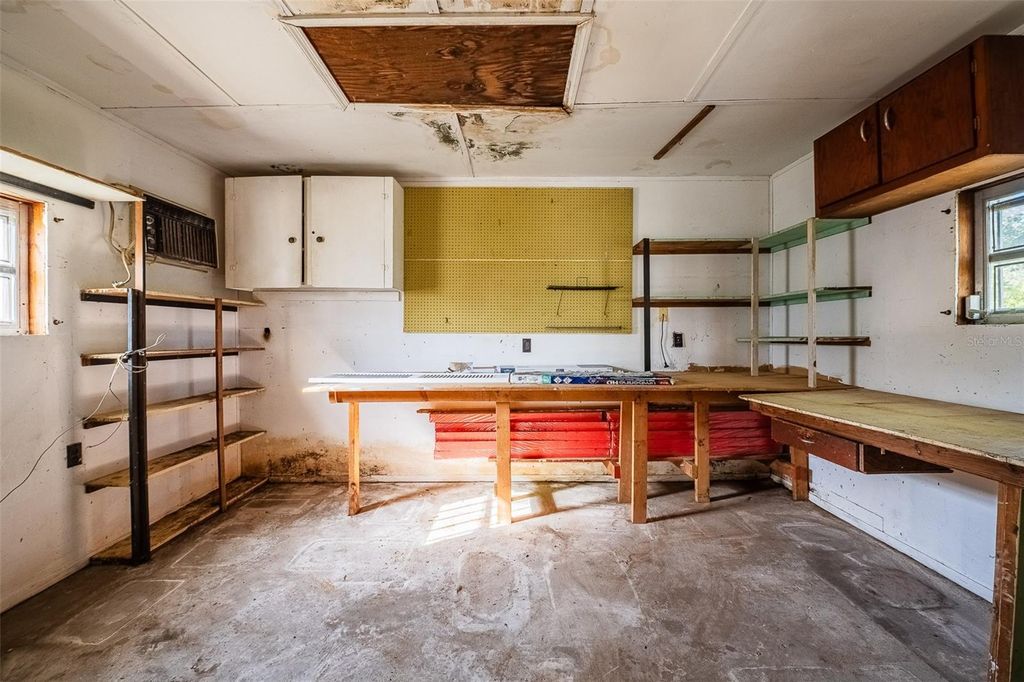 Image 31 of property listing at 510 CAROLYN DRIVE, Lakeland, FL 33803