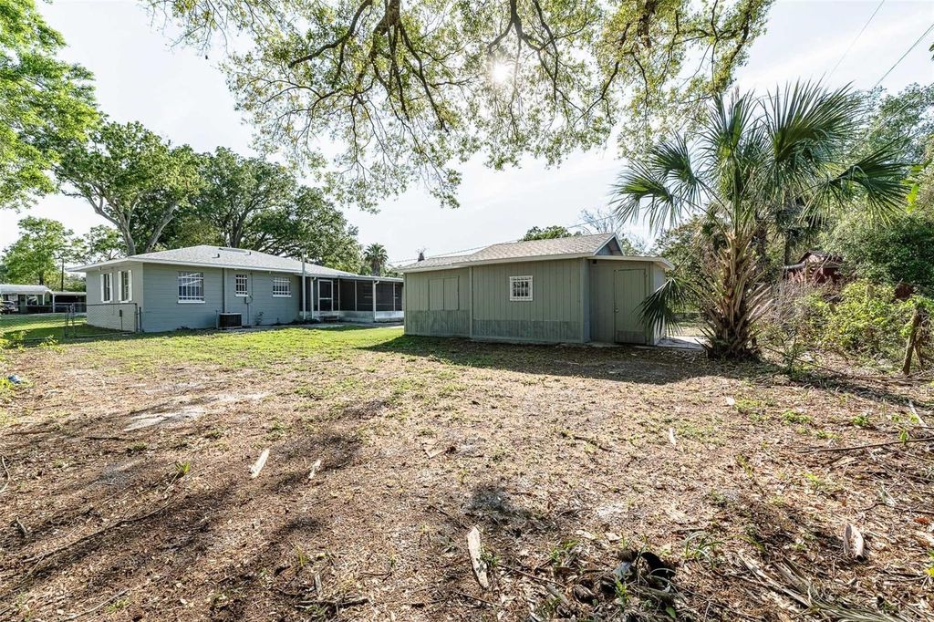 Image 33 of property listing at 510 CAROLYN DRIVE, Lakeland, FL 33803