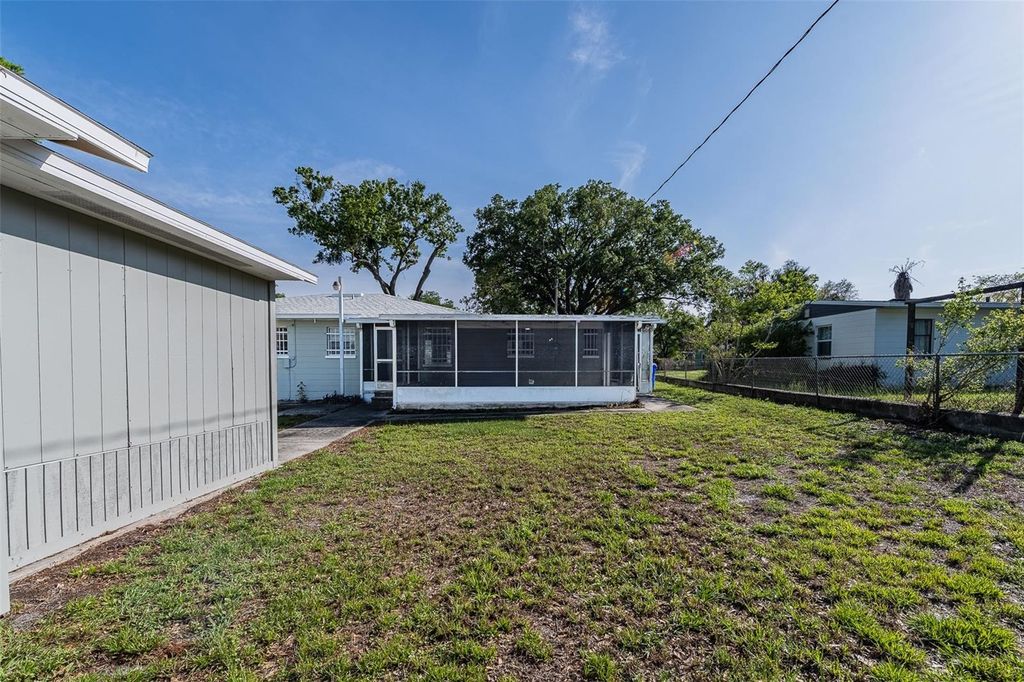 Image 36 of property listing at 510 CAROLYN DRIVE, Lakeland, FL 33803