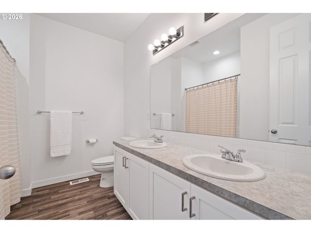 3018 N PIONEER CANYON Dr, Ridgefield, WA 98642