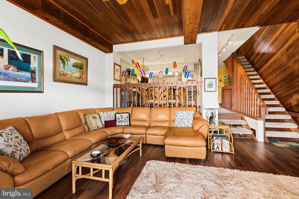Image 11 of property listing at 617-B BAYSHORE CT #UNIT B, Ocean City, MD 21842