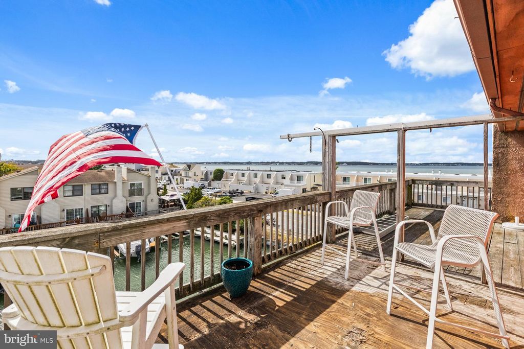 Image 14 of property listing at 617-B BAYSHORE CT #UNIT B, Ocean City, MD 21842