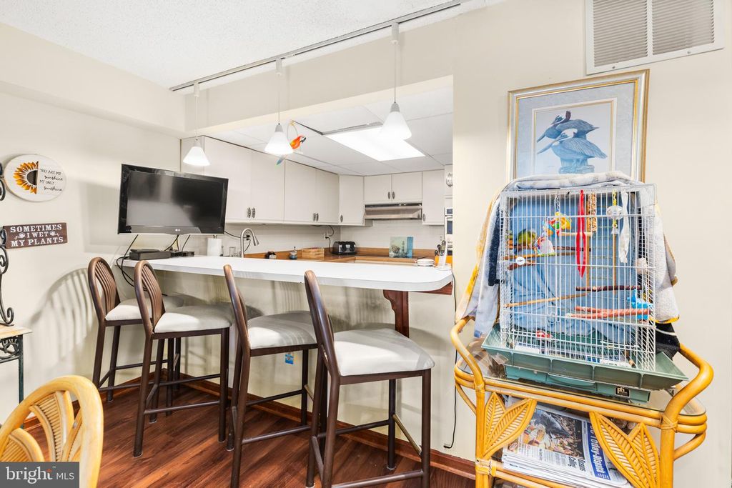 Image 16 of property listing at 617-B BAYSHORE CT #UNIT B, Ocean City, MD 21842