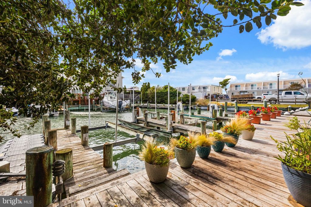 Image 20 of property listing at 617-B BAYSHORE CT #UNIT B, Ocean City, MD 21842