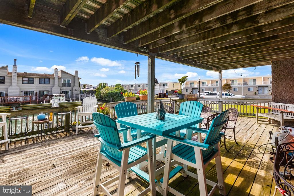 Image 3 of property listing at 617-B BAYSHORE CT #UNIT B, Ocean City, MD 21842