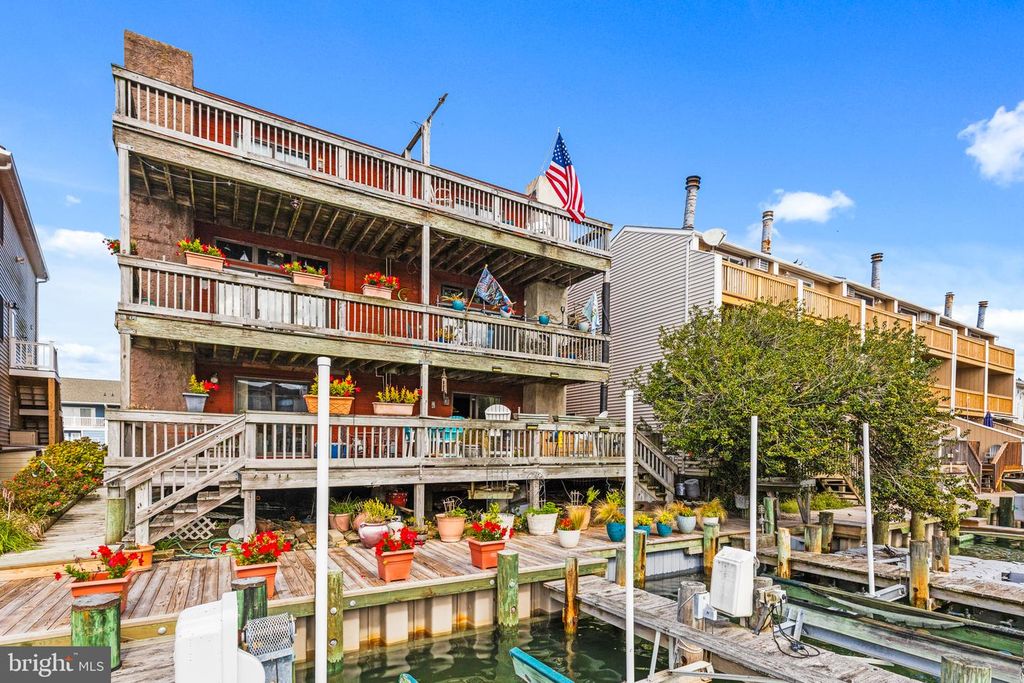 Image 23 of property listing at 617-B BAYSHORE CT #UNIT B, Ocean City, MD 21842
