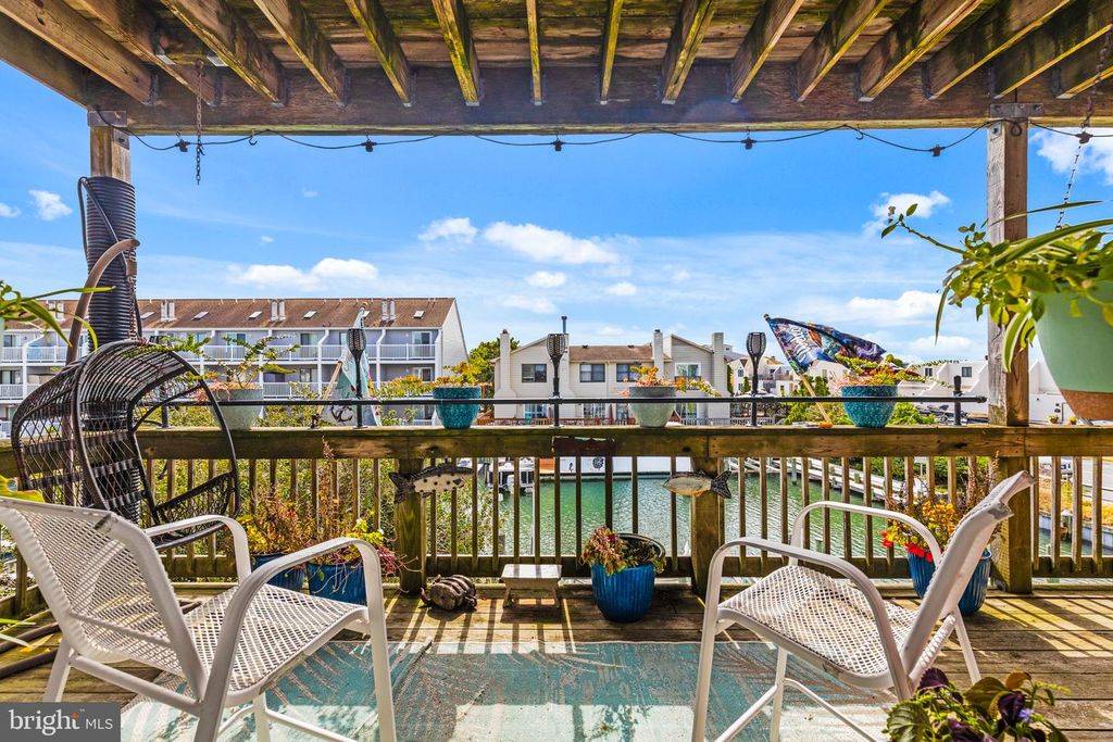 Image 4 of property listing at 617-B BAYSHORE CT #UNIT B, Ocean City, MD 21842