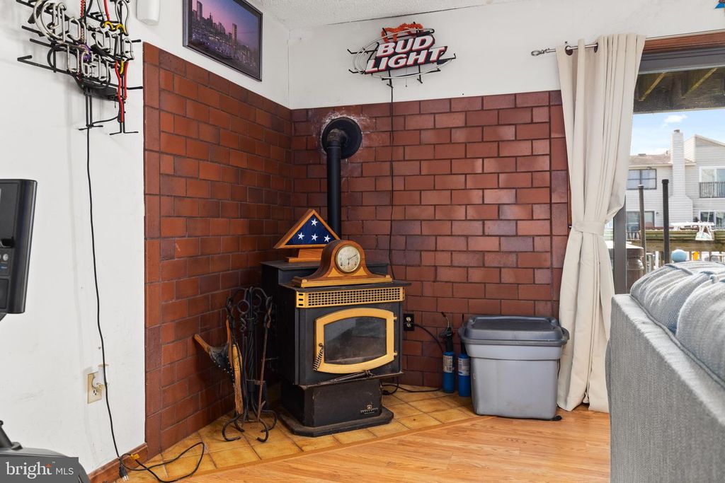 Image 32 of property listing at 617-B BAYSHORE CT #UNIT B, Ocean City, MD 21842