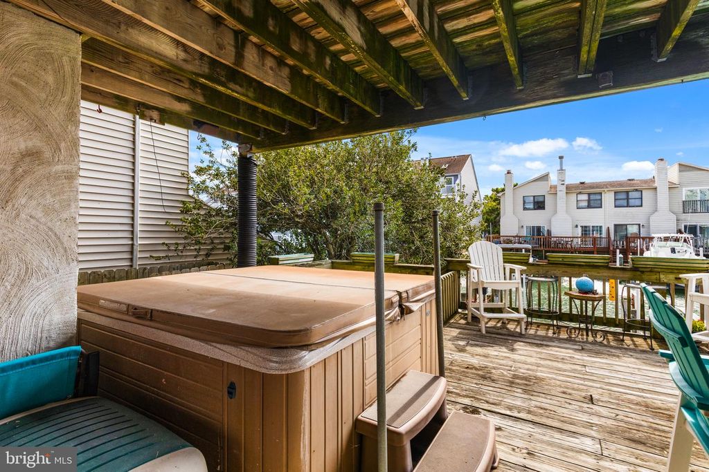Image 33 of property listing at 617-B BAYSHORE CT #UNIT B, Ocean City, MD 21842
