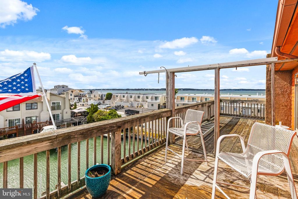 Image 45 of property listing at 617-B BAYSHORE CT #UNIT B, Ocean City, MD 21842
