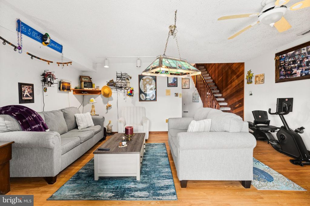 Image 7 of property listing at 617-B BAYSHORE CT #UNIT B, Ocean City, MD 21842