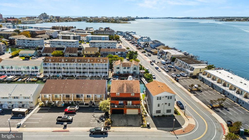 Image 62 of property listing at 617-B BAYSHORE CT #UNIT B, Ocean City, MD 21842