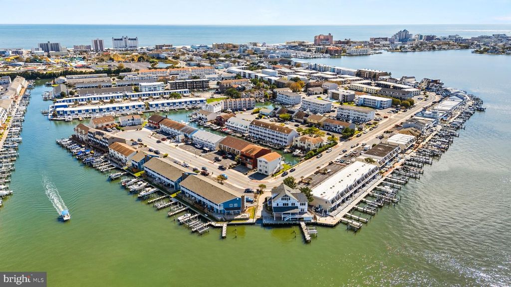 Image 63 of property listing at 617-B BAYSHORE CT #UNIT B, Ocean City, MD 21842