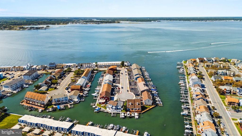Image 69 of property listing at 617-B BAYSHORE CT #UNIT B, Ocean City, MD 21842