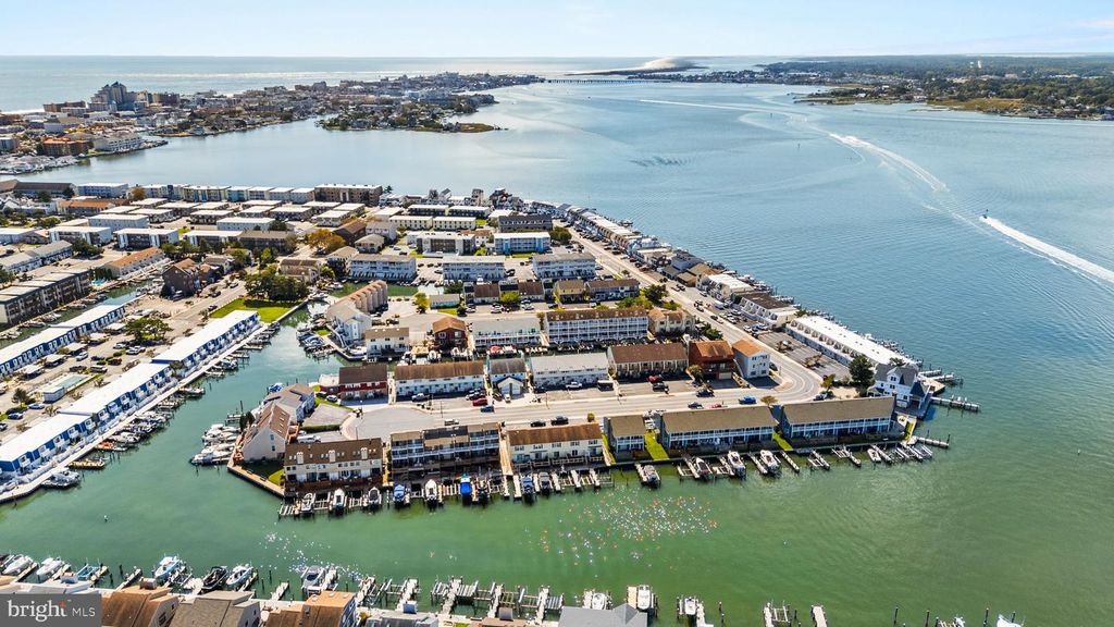 Image 70 of property listing at 617-B BAYSHORE CT #UNIT B, Ocean City, MD 21842