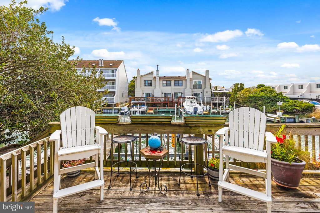 Image 8 of property listing at 617-B BAYSHORE CT #UNIT B, Ocean City, MD 21842