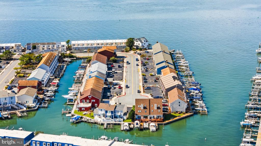 Image 71 of property listing at 617-B BAYSHORE CT #UNIT B, Ocean City, MD 21842