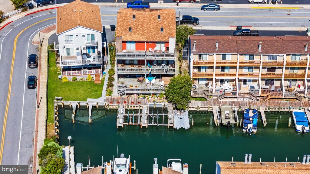 Image 72 of property listing at 617-B BAYSHORE CT #UNIT B, Ocean City, MD 21842