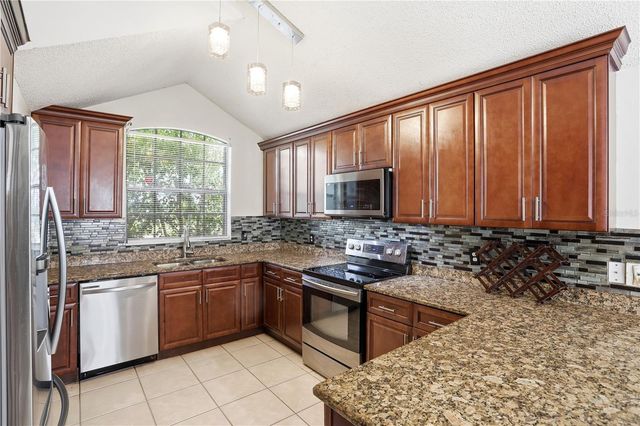 1077 SUMMER LAKES DRIVE, Orlando, FL 32835