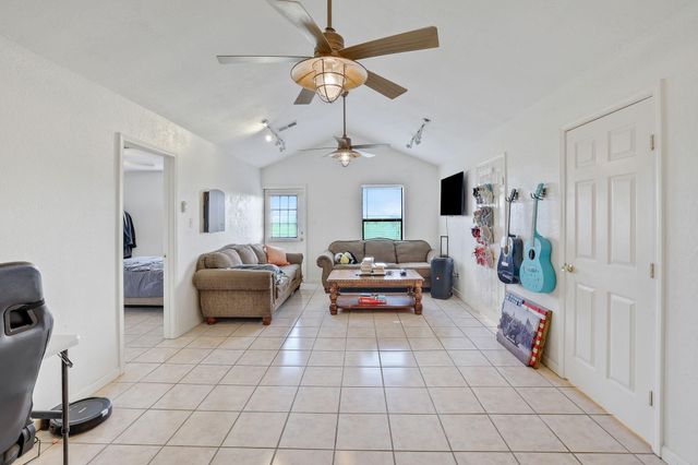 8407 Fm 1371 Road, Bellville, TX 77418
