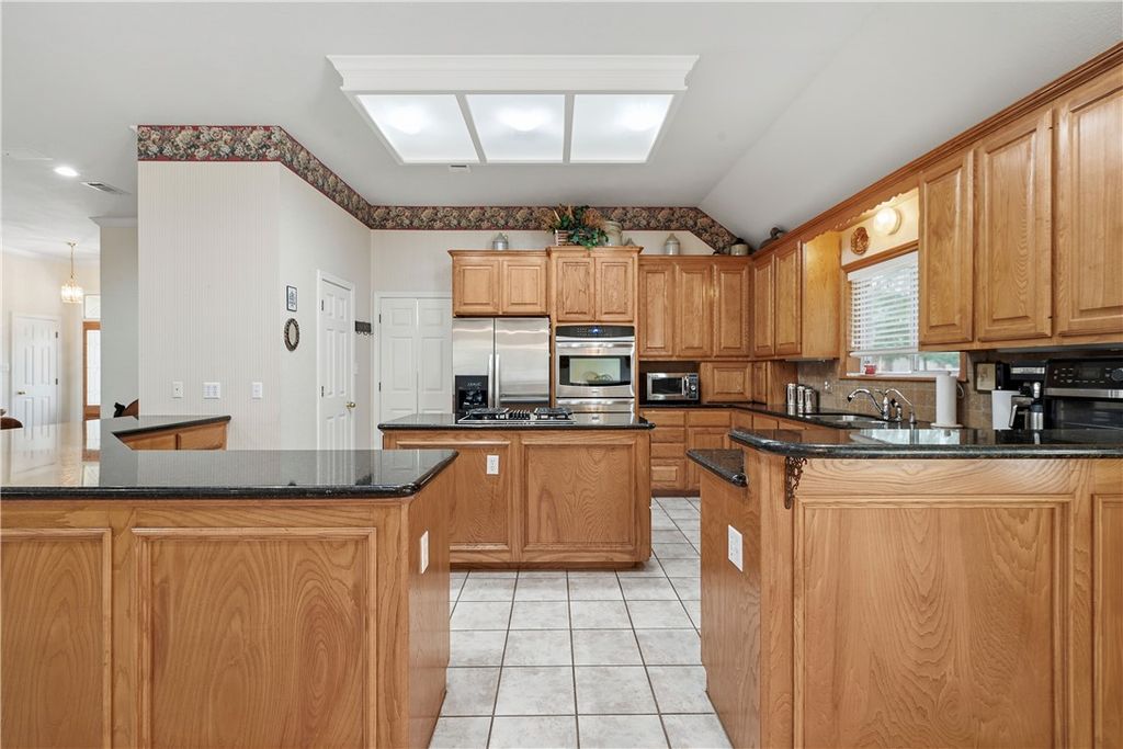 8411 Whiterose Court, College Station, TX 77845 — photo 4