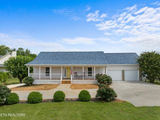 1114 Lake Ridge Drive, Dandridge, TN 37725