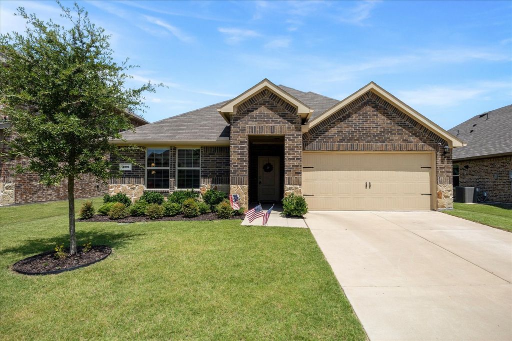 208 Redstone Lane, Caddo Mills, TX 75135