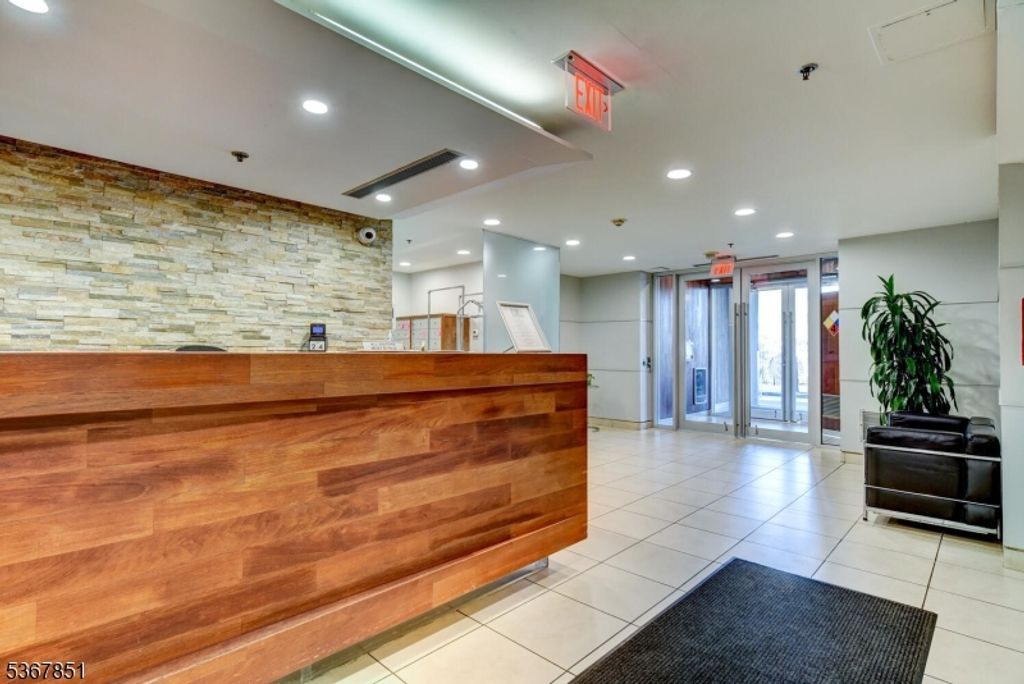 689 Luis Munoz Marin Blvd 1010, Jersey City, NJ 07310 — photo 3