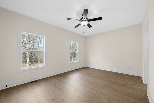 194 Dewberry Ct, Clarksville, TN 37042