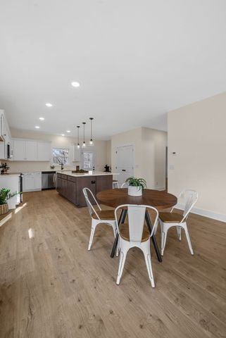 194 Dewberry Ct, Clarksville, TN 37042