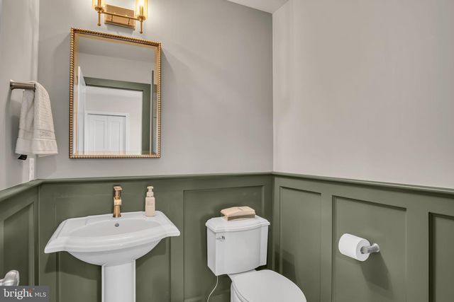 530 CORAL BELLS DR, Mechanicsburg, PA 17055