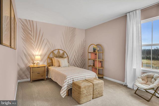 530 CORAL BELLS DR, Mechanicsburg, PA 17055