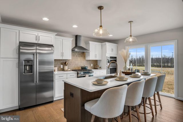 530 CORAL BELLS DR, Mechanicsburg, PA 17055