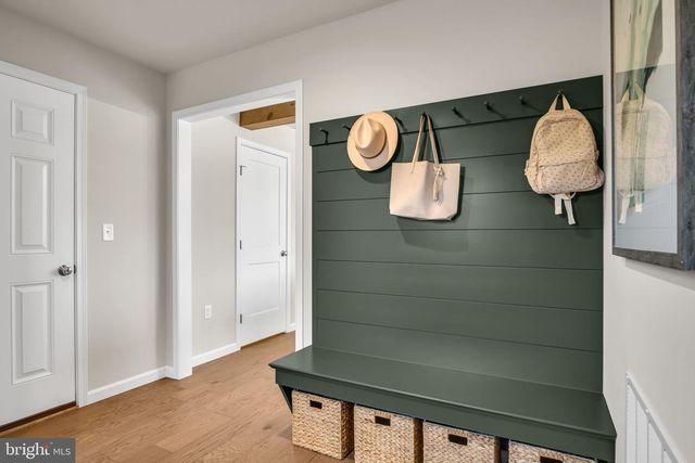 530 CORAL BELLS DR, Mechanicsburg, PA 17055