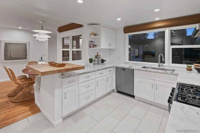 211 Ocean St, Solana Beach, CA 92075