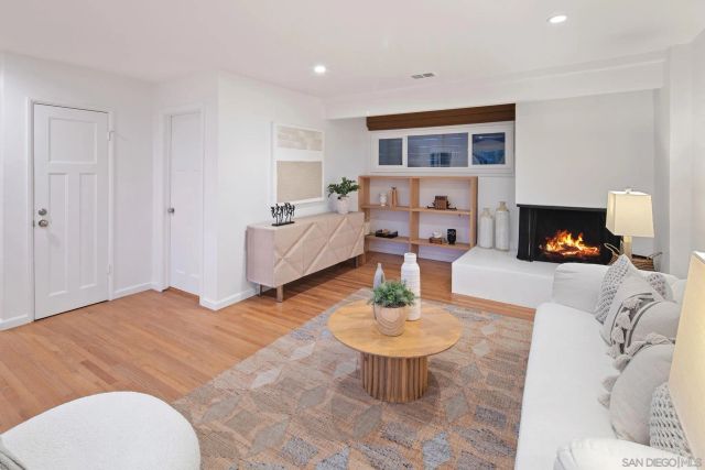 211 Ocean St, Solana Beach, CA 92075