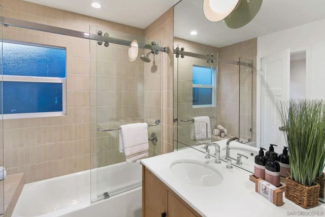 211 Ocean St, Solana Beach, CA 92075