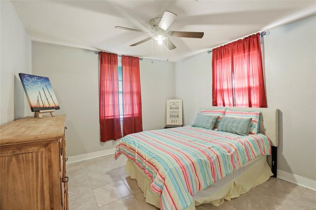 1702 Highway 332 W, Lake Jackson, TX 77566