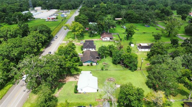 1702 Highway 332 W, Lake Jackson, TX 77566