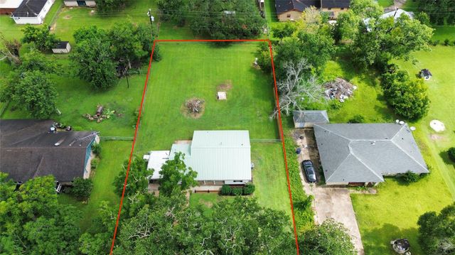 1702 Highway 332 W, Lake Jackson, TX 77566