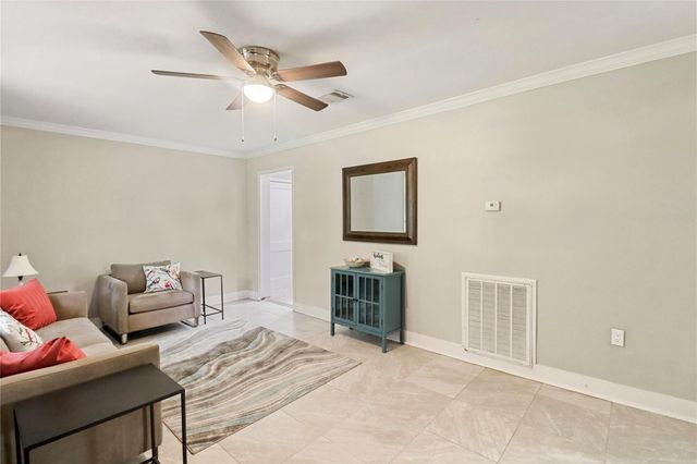1702 Highway 332 W, Lake Jackson, TX 77566