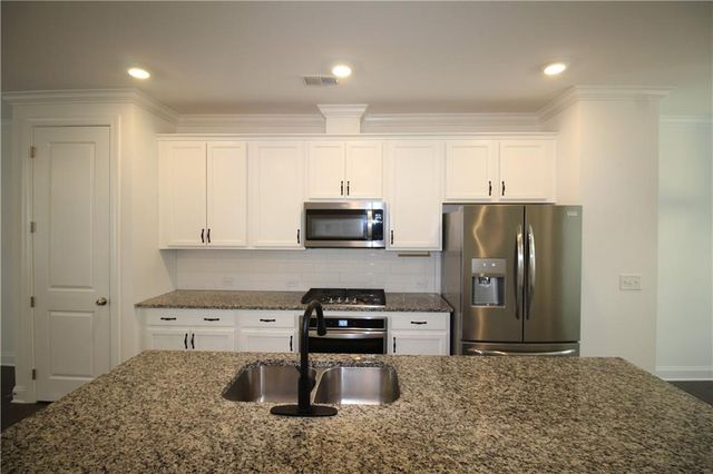 6532 Beacon Drive, Atlanta, GA 30328
