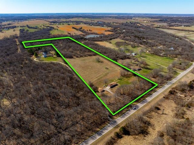 24069 Chieftain Road, Lawrence, KS 66044