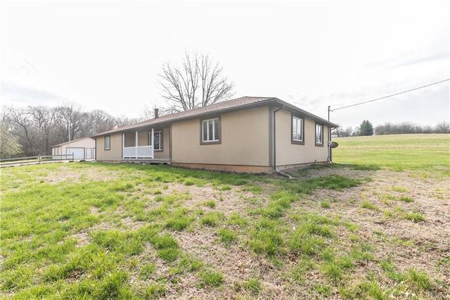 24069 Chieftain Road, Lawrence, KS 66044