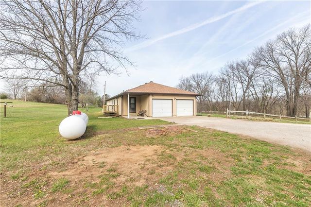 24069 Chieftain Road, Lawrence, KS 66044