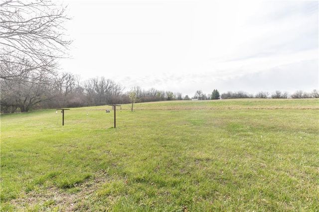 24069 Chieftain Road, Lawrence, KS 66044