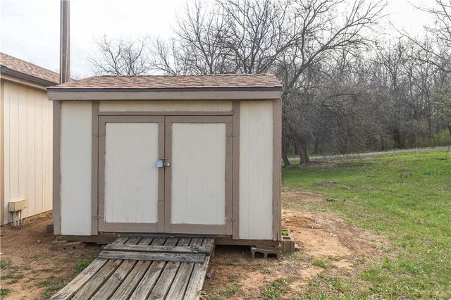 24069 Chieftain Road, Lawrence, KS 66044