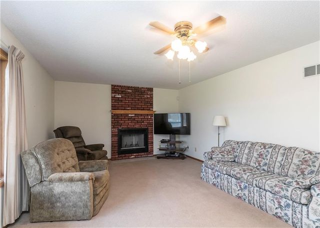 24069 Chieftain Road, Lawrence, KS 66044