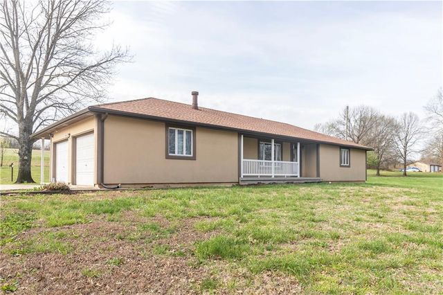 24069 Chieftain Road, Lawrence, KS 66044